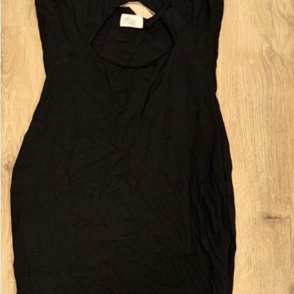 Oh Polly Black Cutout Halter Bodycon Dress - Picture 3 of 3